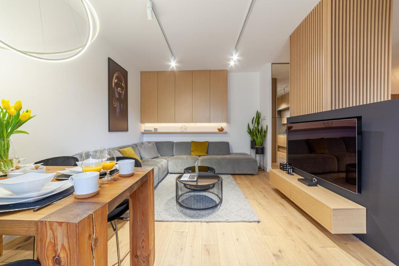 Apartament Nad Jeziorem Dlugim Lesna # 28 オルシュティン エクステリア 写真
