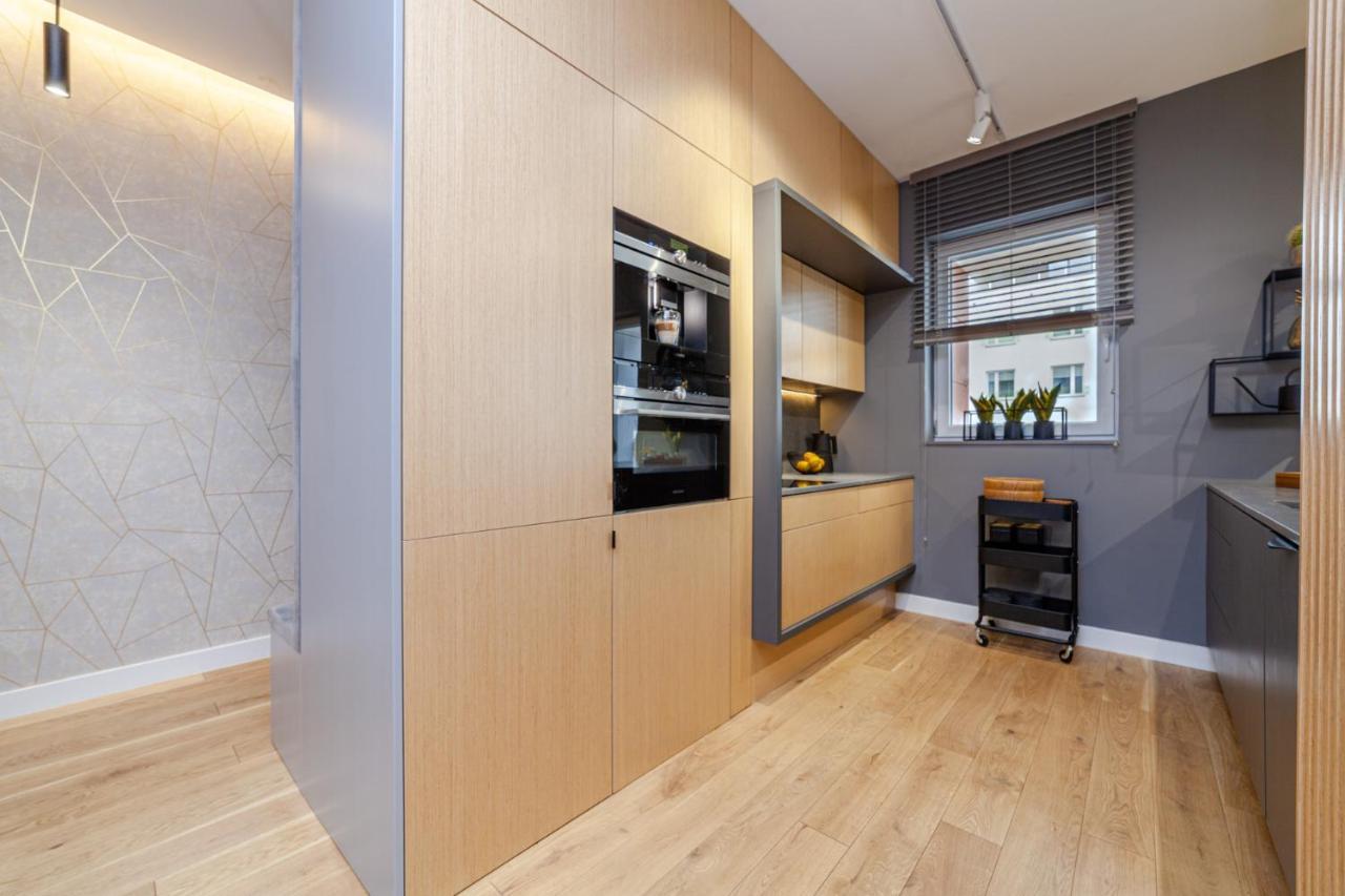 Apartament Nad Jeziorem Dlugim Lesna # 28 オルシュティン エクステリア 写真