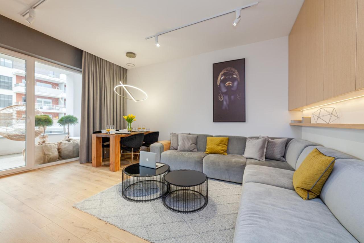 Apartament Nad Jeziorem Dlugim Lesna # 28 オルシュティン エクステリア 写真