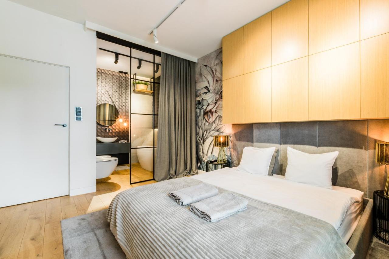 Apartament Nad Jeziorem Dlugim Lesna # 28 オルシュティン エクステリア 写真