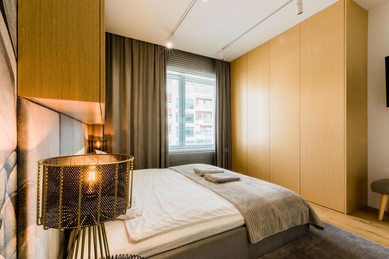 Apartament Nad Jeziorem Dlugim Lesna # 28 オルシュティン エクステリア 写真